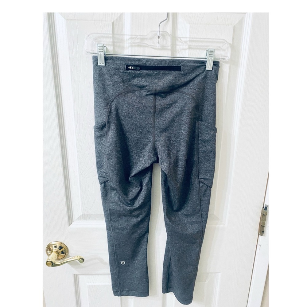 Lululemon Speed Up Tight Crop 21” (Size 4)